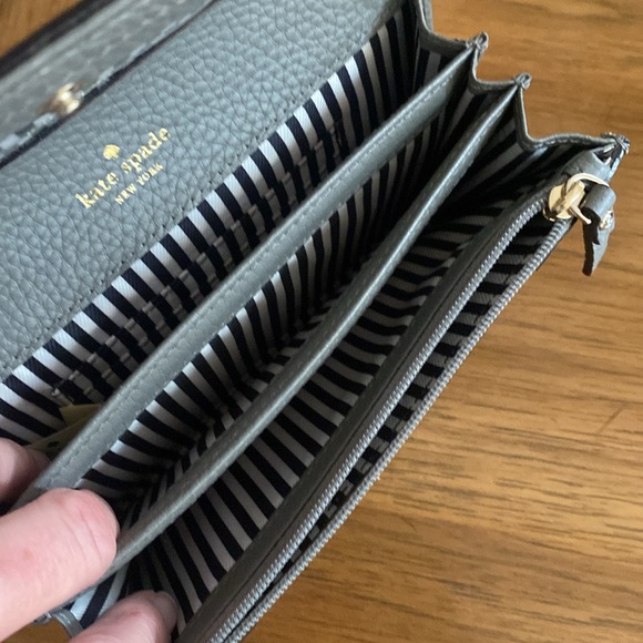 KATE SPADE JACKSON STREET MALORIE WRISTLET WALLET - Picture 4 of 13